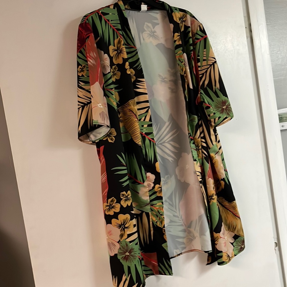 Safari light weight cover-up short sleeves